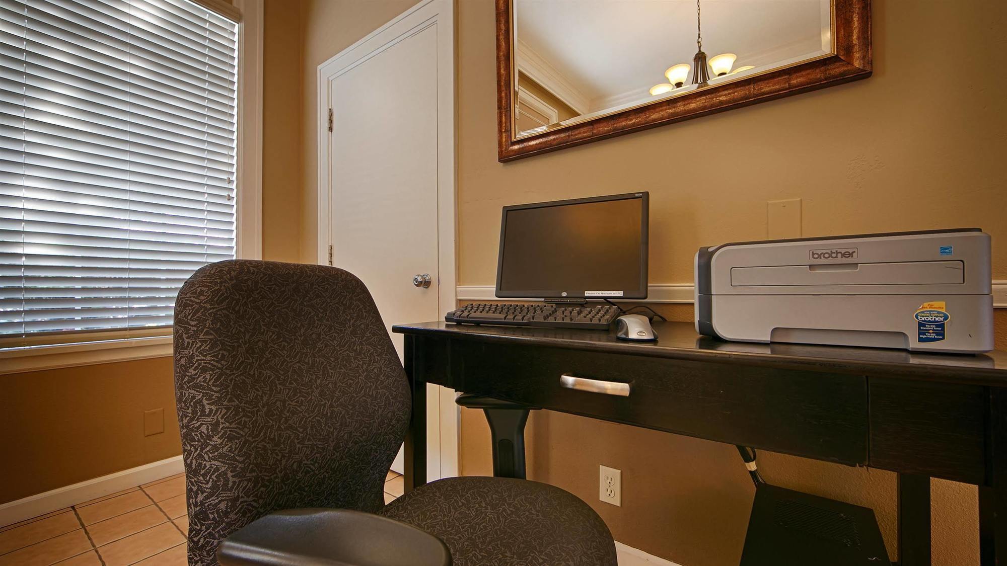 Best Western Lakewood Buitenkant foto
